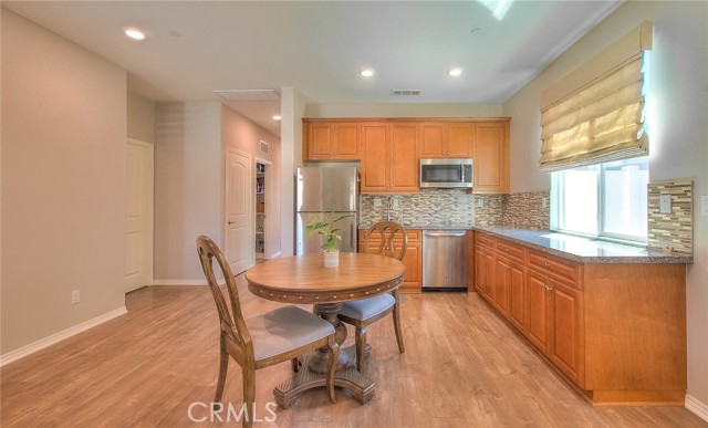 Image 30 of 67 For 14861 Henry Street