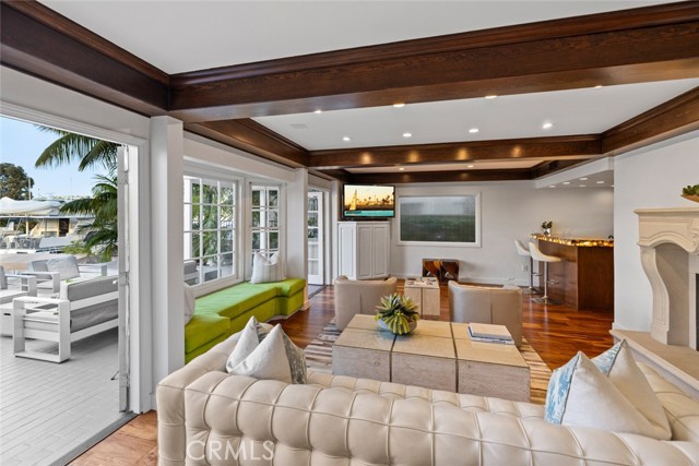 Detail Gallery Image 6 of 68 For 218 Evening Star Ln, Newport Beach,  CA 92660 - 5 Beds | 3/1 Baths