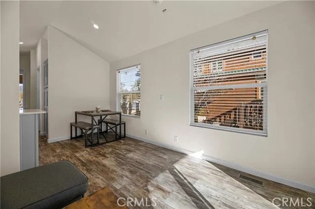 547 Alden Road, Big Bear Lake CA: https://media.crmls.org/medias/e6374dbd-b55b-4022-ba3c-5706c3fb109a.jpg