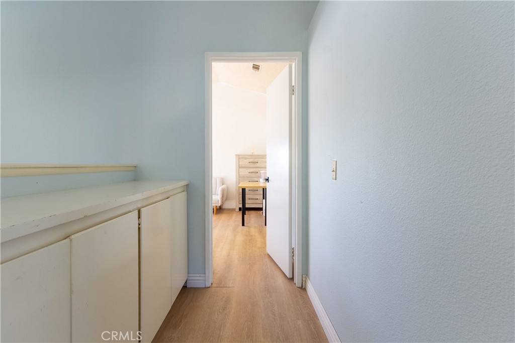 https://media.crmls.org/medias/e63846a0-ca99-49f9-8aad-e39aee2f3a06.jpg?preset=X-Large