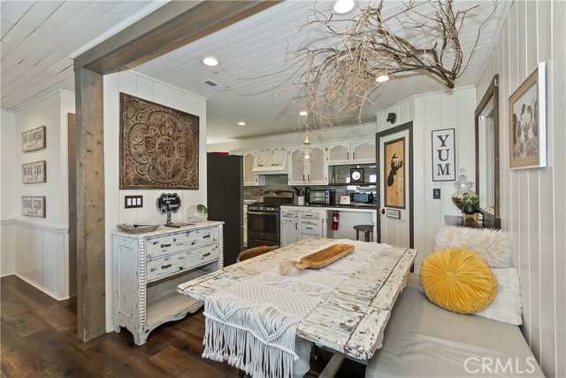 Detail Gallery Image 17 of 42 For 533 Sunderland, Lake Arrowhead,  CA 92352 - 3 Beds | 3/1 Baths