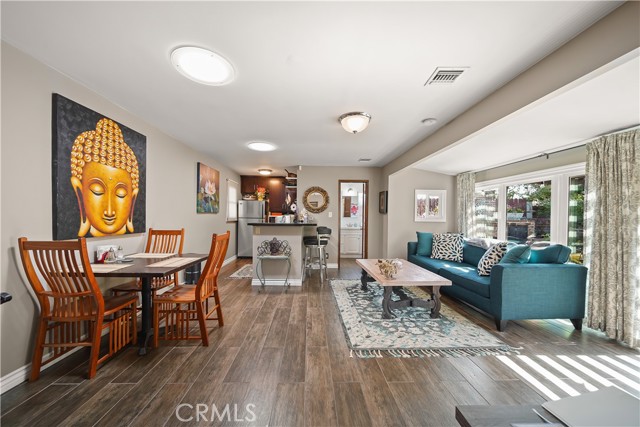 Detail Gallery Image 3 of 10 For 1723 W Kenneth Rd, Glendale,  CA 91201 - 1 Beds | 1 Baths