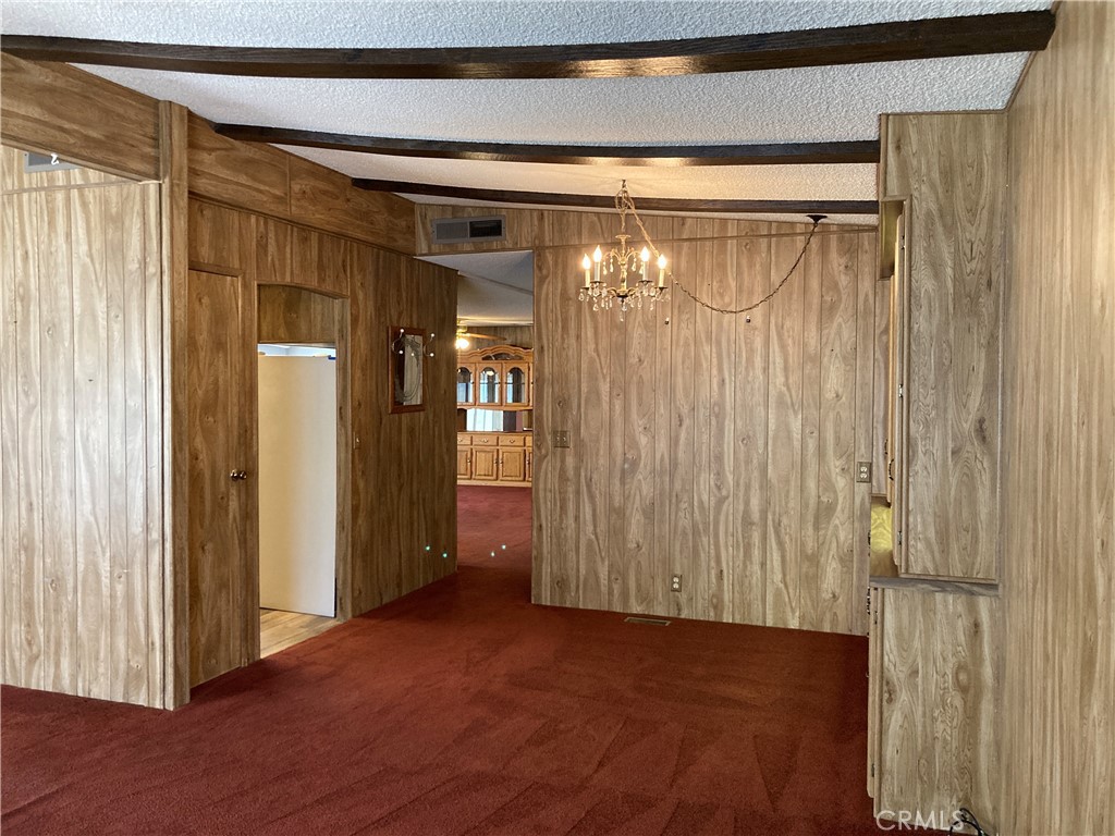https://media.crmls.org/medias/e63ae3d1-b880-4aa1-bb3f-bfb14df9cc0c.jpg?preset=X-Large