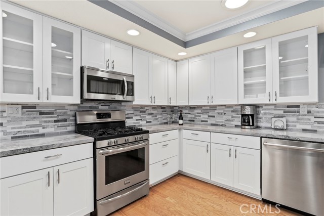 3919 Southhampton Road, Moorpark CA: https://media.crmls.org/medias/e63aeb54-05cf-49a9-b4e2-c9d04c86d9e0.jpg