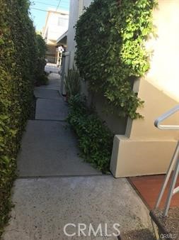https://media.crmls.org/medias/e63afac7-17d1-4e91-b52b-fa740b9d5088.jpg?preset=X-Large