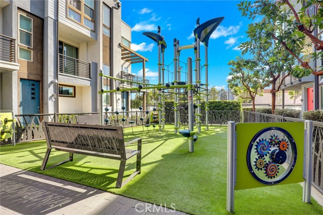 Detail Gallery Image 31 of 36 For 365 Placemark, Irvine,  CA 92614 - 2 Beds | 3/1 Baths