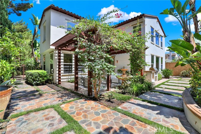 2 Grapevine, Irvine CA: https://media.crmls.org/medias/e63c83c7-4661-42e9-a2bc-b34fe2cda1df.jpg