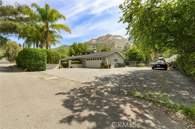 2458 Fawn Creek Lane, Escondido, California 92026, 3 Bedrooms Bedrooms, ,2 BathroomsBathrooms,Residential,For Sale,Fawn Creek Lane,SW24110804