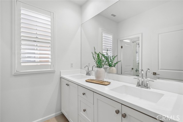 Detail Gallery Image 8 of 17 For 76 Decker, Irvine,  CA 92620 - 3 Beds | 2/1 Baths