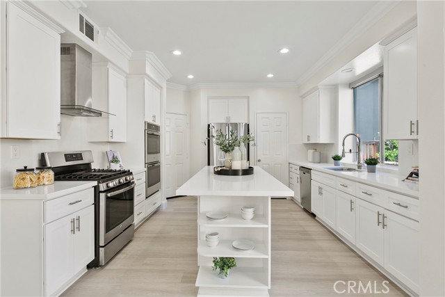 12 Coastal Oak Lane, Coto de Caza CA: https://media.crmls.org/medias/e63f0ed2-6512-478a-9c25-23adb3da12ed.jpg