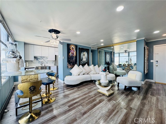 Detail Gallery Image 2 of 33 For 100 Atlantic Ave #1012,  Long Beach,  CA 90802 - 2 Beds | 1 Baths