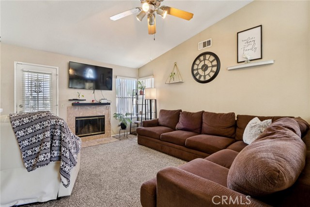 Detail Gallery Image 6 of 26 For 873 Wetherly St, Hemet,  CA 92545 - 3 Beds | 2 Baths