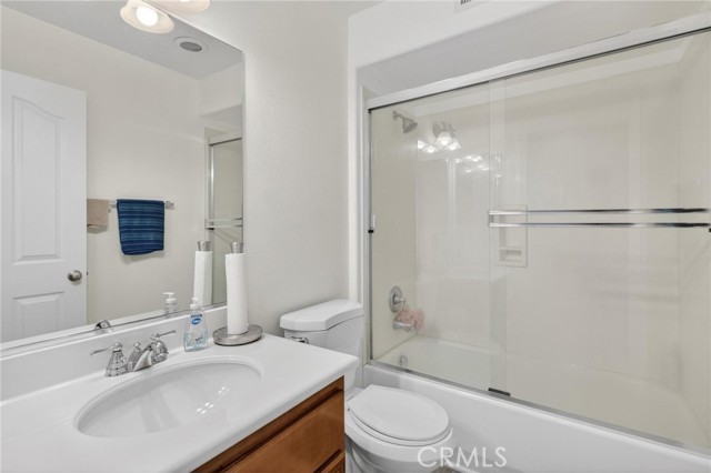 Detail Gallery Image 33 of 52 For 3686 W Scribner, Inglewood,  CA 90305 - 4 Beds | 3/1 Baths