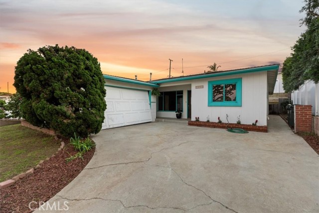 1327 Gertruda Avenue, Redondo Beach, California 90277, 3 Bedrooms Bedrooms, ,1 BathroomBathrooms,Residential,Sold,Gertruda,SB24014829