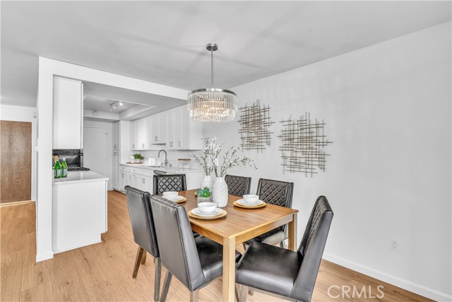 330 W California Boulevard, Pasadena CA: https://media.crmls.org/medias/e63ffc16-26b6-4b5d-93a6-c88043c33794.jpg