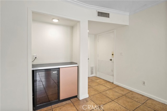 11970 Montana Avenue, Brentwood CA: https://media.crmls.org/medias/e6401b08-6adf-434b-a955-55747f0a0184.jpg