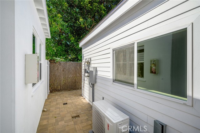 908 East Maple, C photo 12