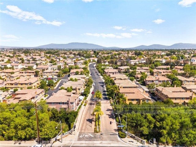 39719 Princeton Way, Murrieta CA: https://media.crmls.org/medias/e64061f1-99b3-4113-bb7d-b97cdf25c532.jpg