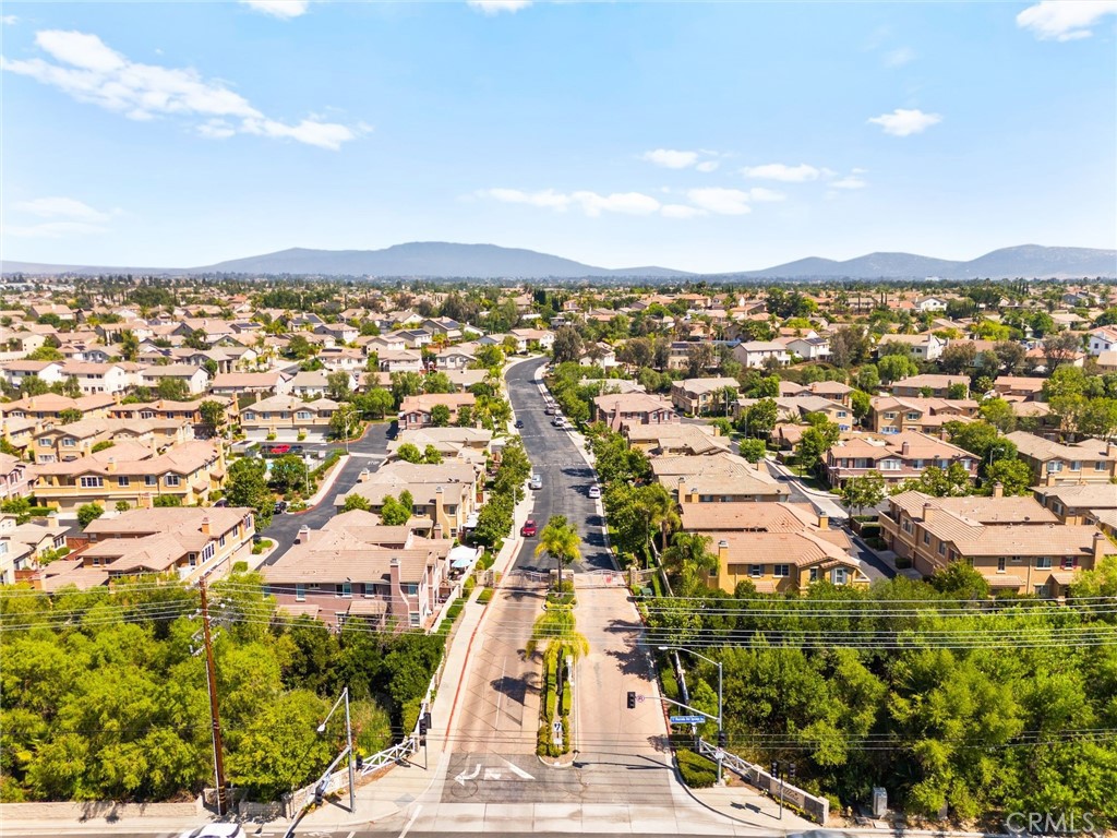 MLS #OC25136647 img 44