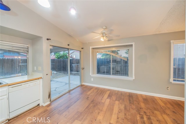 807 Santa Fe Lane, Colton CA: https://media.crmls.org/medias/e64136d0-b06a-47f2-9774-e672cb7592e5.jpg