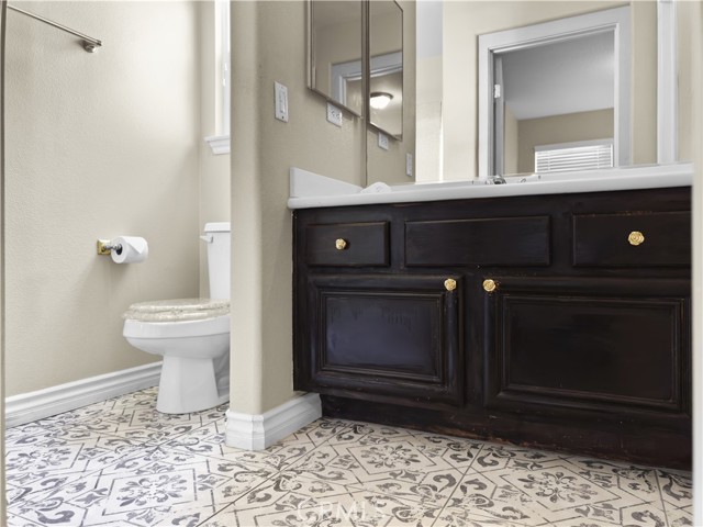 27123 Coral Bells Way, Murrieta CA: https://media.crmls.org/medias/e641379c-a2d5-4187-bd48-2cb77fe70d78.jpg