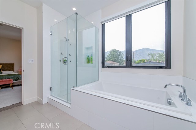 Detail Gallery Image 22 of 27 For 505 N Santa Anita #B,  Arcadia,  CA 91006 - 3 Beds | 3 Baths