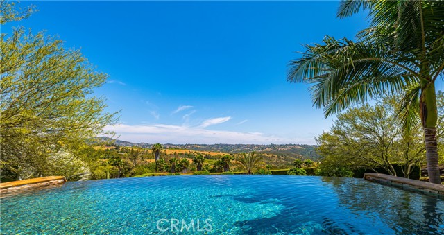 40468 Rock Mountain Drive, Fallbrook CA: https://media.crmls.org/medias/e641df9d-dddc-436b-b387-2baef66749bf.jpg