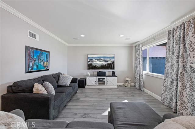 Detail Gallery Image 15 of 47 For 27933 Honeycomb Dr, Saugus,  CA 91350 - 4 Beds | 2/1 Baths