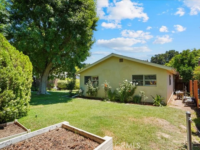 24721 Airville Avenue, Newhall CA: https://media.crmls.org/medias/e642ddcb-70a8-4fdf-a8e8-57ee9f8141fd.jpg