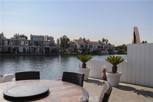 Detail Gallery Image 6 of 14 For 3726 Montego, Huntington Beach,  CA 92649 - 4 Beds | 3 Baths