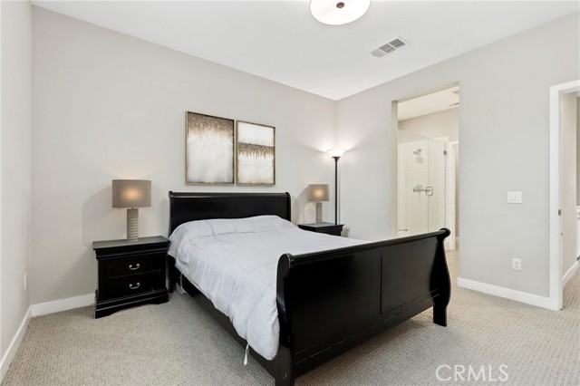 649 W Foothill Boulevard, Glendora CA: https://media.crmls.org/medias/e64392e5-bb01-40f1-8bf7-fecabd28493e.jpg