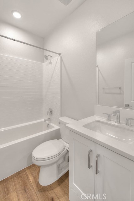 6 Crown Point Drive, Rancho Mission Viejo CA: https://media.crmls.org/medias/e645aecf-73b4-4d27-a30e-ed6d4d20382d.jpg