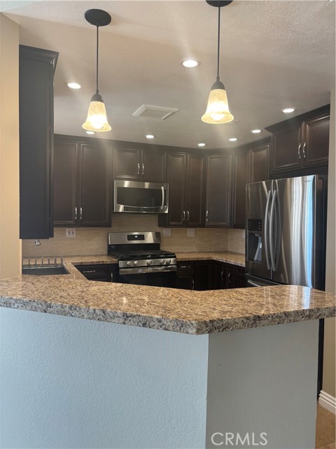 Detail Gallery Image 15 of 37 For 1045 S Sundance Dr, Anaheim Hills,  CA 92808 - 2 Beds | 2 Baths