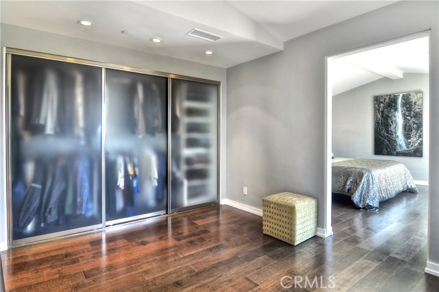 214 1/2 Marguerite Avenue, Corona del Mar CA: https://media.crmls.org/medias/e6460c35-a083-4153-9c8e-972ea665a060.jpg