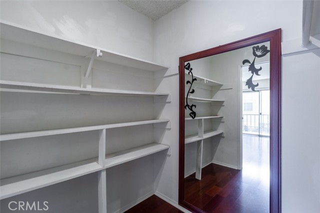 Detail Gallery Image 20 of 26 For 15344 Weddington St #202,  Sherman Oaks,  CA 91411 - 2 Beds | 2 Baths