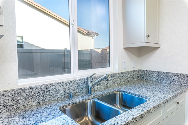 30526 Sierra Linda, Winchester CA: https://media.crmls.org/medias/e6463ff2-035f-45d3-81fa-d170e036bd90.jpg