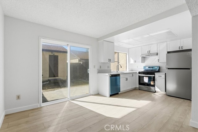 Detail Gallery Image 11 of 44 For 455 Shadyglen Ln, San Dimas,  CA 91773 - 3 Beds | 2/1 Baths