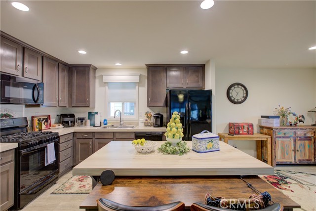 Detail Gallery Image 4 of 22 For 1568 Queen Way, Livingston,  CA 95334 - 3 Beds | 2 Baths