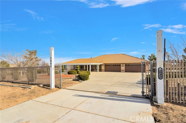 Detail Gallery Image 3 of 26 For 7845 Fuente Rd, Oak Hills,  CA 92344 - 4 Beds | 3 Baths