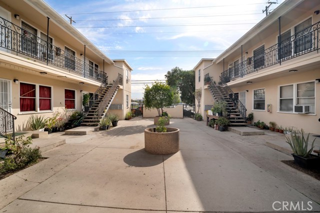 Detail Gallery Image 8 of 13 For 17007 17013 Vanowen, Van Nuys,  CA 91406 - – Beds | – Baths