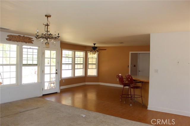 30875 Morningside Street, Lucerne Valley CA: https://media.crmls.org/medias/e64a6e5e-230a-4b72-9032-dc03e246571c.jpg