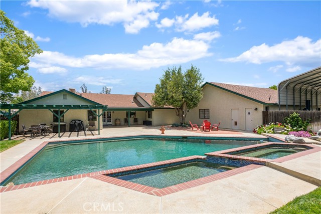 32045 Deseret, Wildomar CA: https://media.crmls.org/medias/e64a711a-2c05-41c5-900d-7e5dd6e5958e.jpg