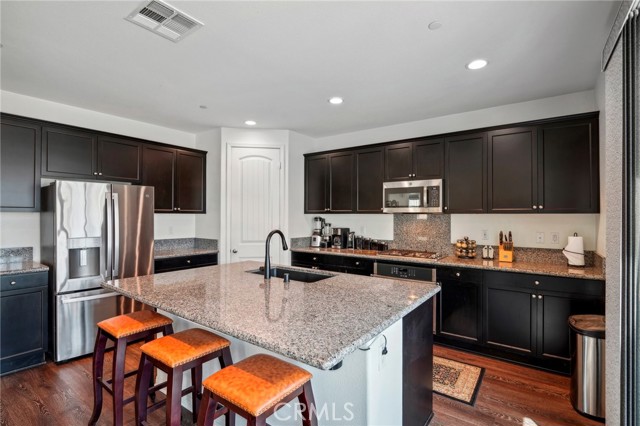 Detail Gallery Image 12 of 75 For 11257 Finders Ct, Corona,  CA 92883 - 5 Beds | 2/1 Baths