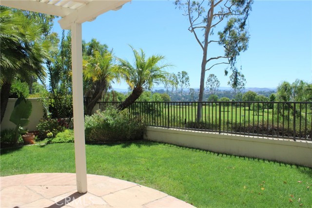 26452 La Scala, Laguna Hills CA: https://media.crmls.org/medias/e64c6a29-80af-4a3b-b14f-8bd6a68324e8.jpg