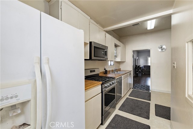 Detail Gallery Image 13 of 38 For 421 W Colorado Bld, Monrovia,  CA 91016 - 3 Beds | 2 Baths