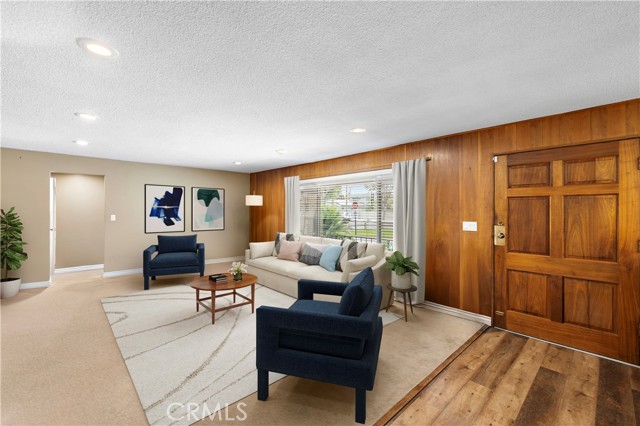 2304 Lewis Street, Santa Ana CA: https://media.crmls.org/medias/e64c7722-a41a-46f6-b4c0-dcef6f1b0af9.jpg