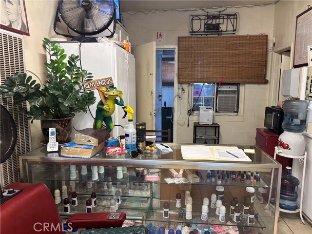 0, Long Beach CA: https://media.crmls.org/medias/e64c9668-8752-4e88-a244-009411b6c927.jpg