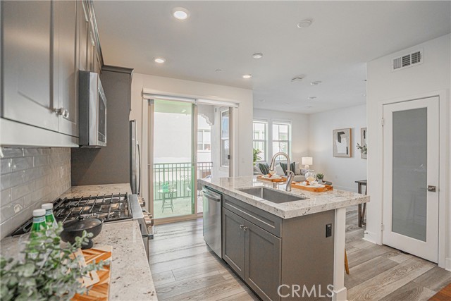 18292 Iris Lane, Yorba Linda CA: https://media.crmls.org/medias/e64ccc7c-0f53-41db-85c4-cfa5fb4fd0bc.jpg
