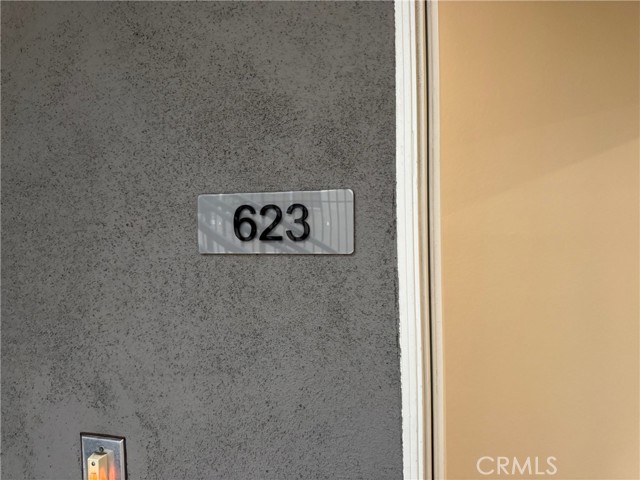 Detail Gallery Image 2 of 23 For 623 N Normandie Ave, Los Angeles,  CA 90004 - 4 Beds | 4 Baths