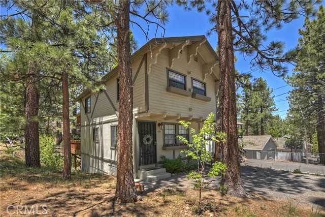 Detail Gallery Image 21 of 26 For 670 Knight Ave, Big Bear Lake,  CA 92315 - 2 Beds | 2 Baths